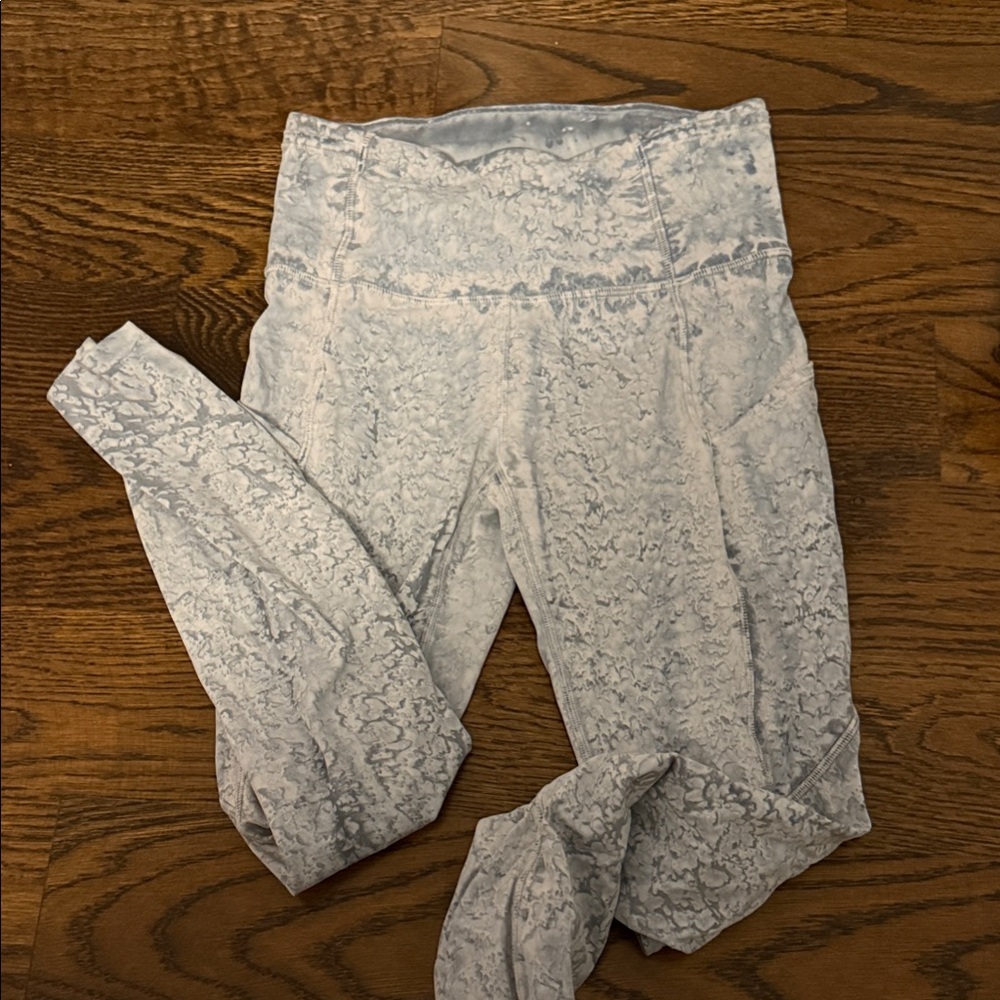Lululemon Athletica Gray Patterned Leggings